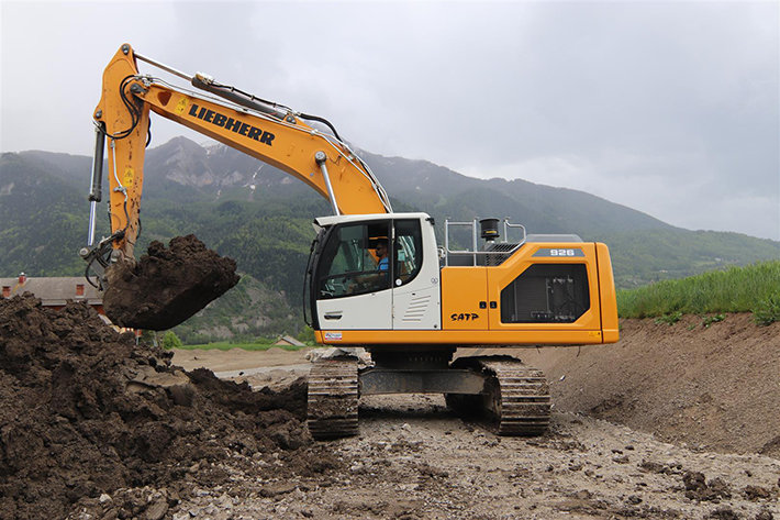 Departamento de los Altos Alpes: La excavadora de cadenas Liebherr R 926 G8 seduce a SATP